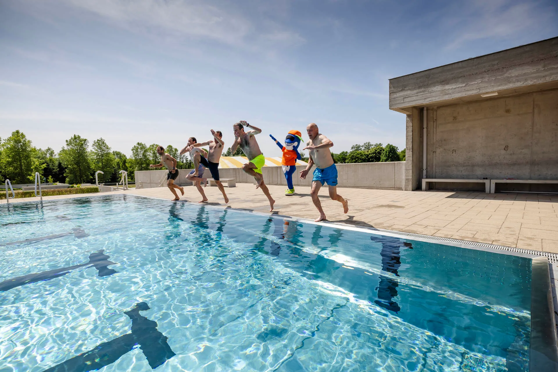 Jong en oud bewegen samen in een Sportoase-centrum